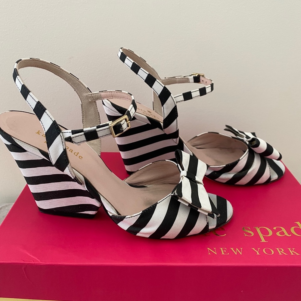 Kate spade black and white stripped wedges with bow